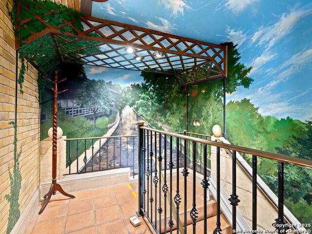 Image 4 of 39 For 211 Presa Street N 2