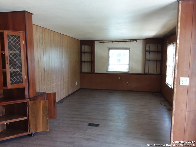 Image 3 of 10 For 8449 Northmont