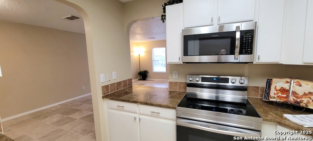Image 4 of 26 For 7814 Winterstone Dr