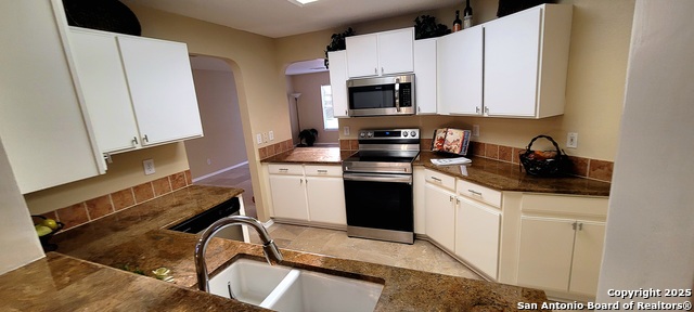 Image 5 of 26 For 7814 Winterstone Dr