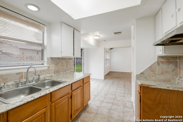 Image 10 of 22 For 7623 Meadow Green