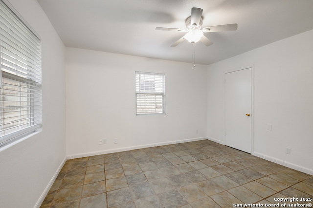 Image 13 of 22 For 7623 Meadow Green