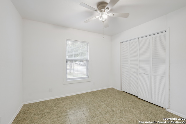 Image 15 of 22 For 7623 Meadow Green