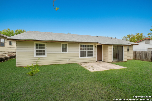 Image 18 of 22 For 7623 Meadow Green