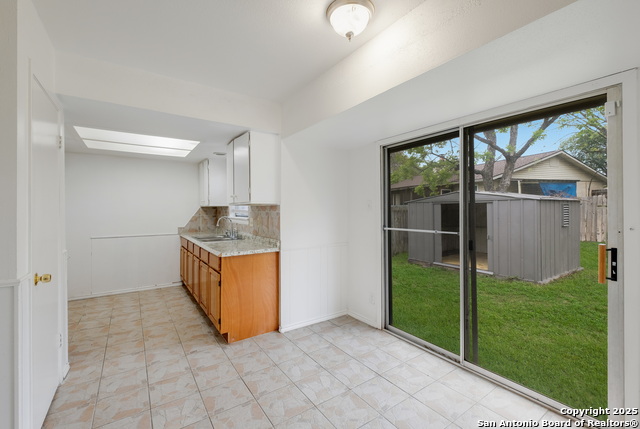 Image 7 of 22 For 7623 Meadow Green