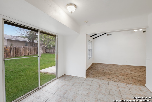Image 8 of 22 For 7623 Meadow Green