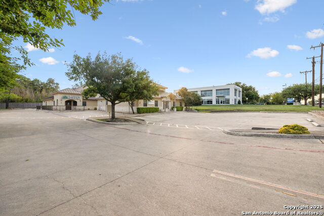 Listing photo id 8 for 2128 Babcock Build