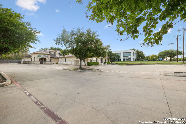 Listing photo id 9 for 2128 Babcock Build