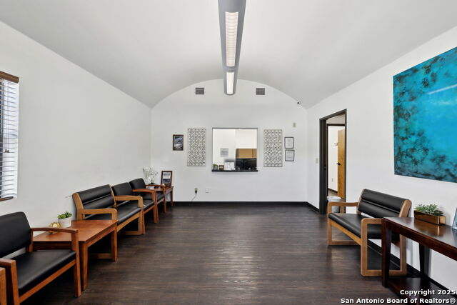 Listing photo id 11 for 2128 Babcock Build