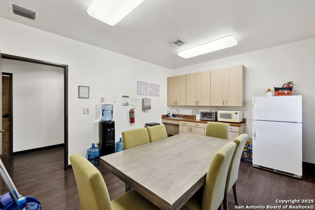 Listing photo id 14 for 2128 Babcock Build