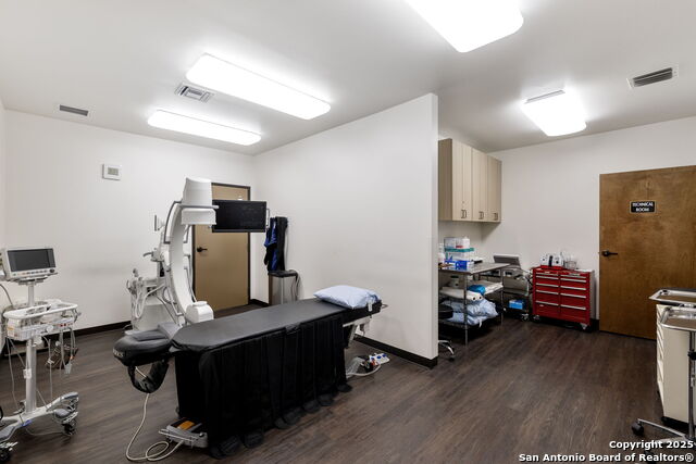 Listing photo id 29 for 2128 Babcock Build