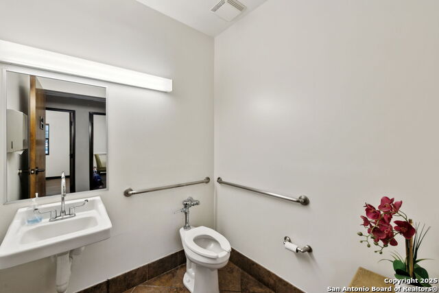 Listing photo id 36 for 2128 Babcock Build