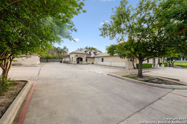 Listing photo id 6 for 2128 Babcock Build