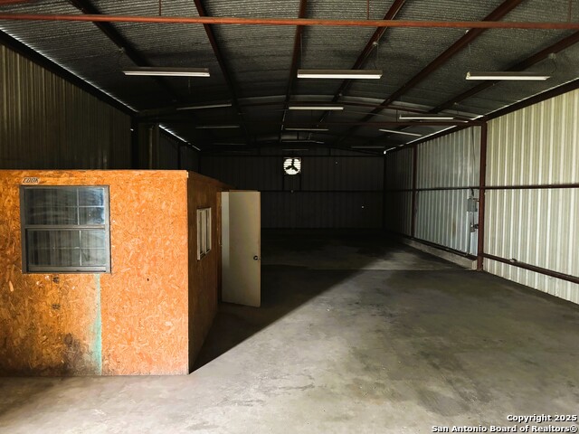 Listing photo id 3 for 19249 Somerset-lytle