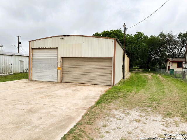 Listing photo id 4 for 19249 Somerset-lytle