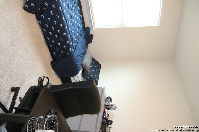 Listing photo id 11 for 6002 Bluestem Way