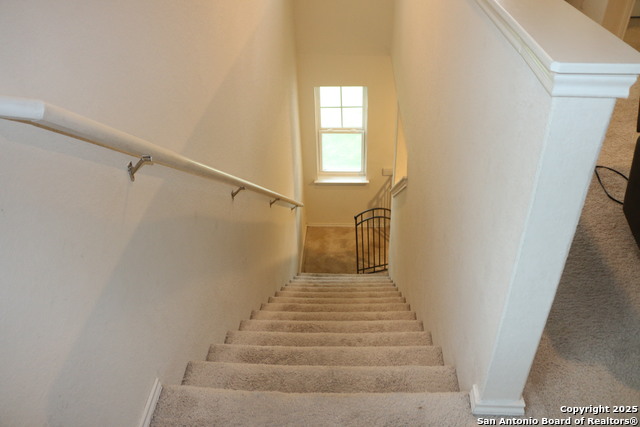 Listing photo id 7 for 6002 Bluestem Way