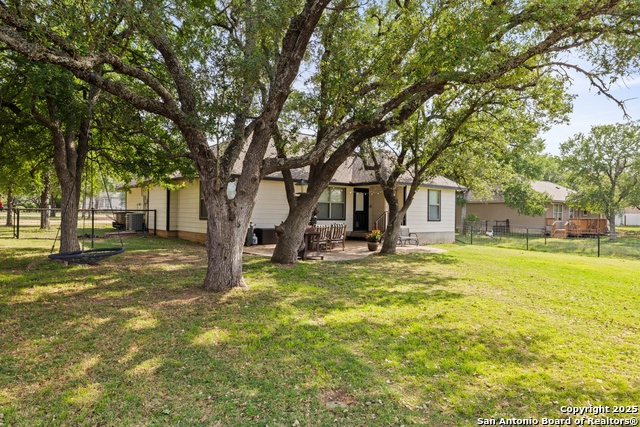 Image 18 of 28 For 113 Dawn Dr E
