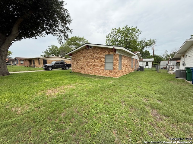 Image 2 of 25 For 4519 Creekmoor
