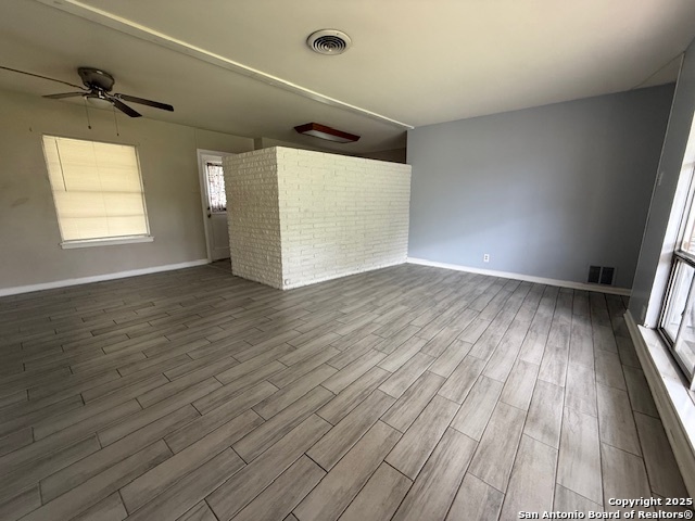 Image 4 of 25 For 4519 Creekmoor