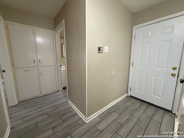 Image 9 of 25 For 4519 Creekmoor