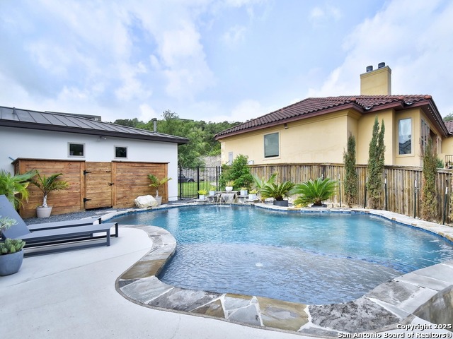 Listing photo id 32 for 7211 Cresta Bulivar