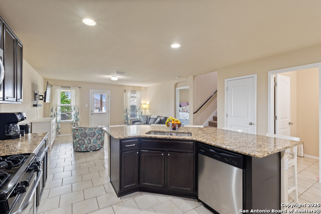 Listing photo id 3 for 10819 Arkey