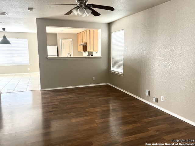 Image 3 of 11 For 147 Arrow Oaks