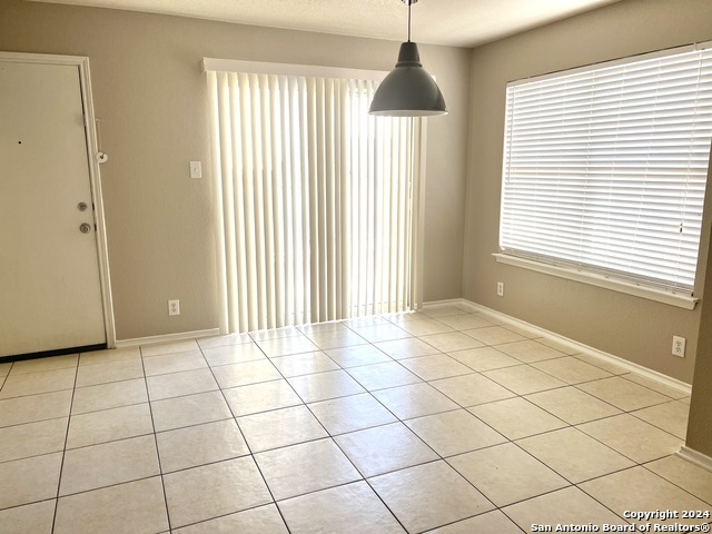 Image 5 of 11 For 147 Arrow Oaks