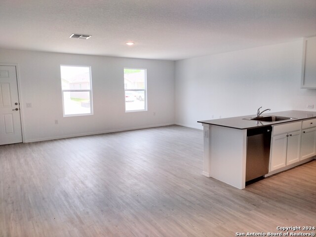Image 5 of 21 For 1214 Janzen Rd