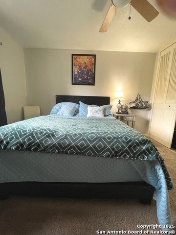 Listing photo id 8 for 4802 Castle Brg