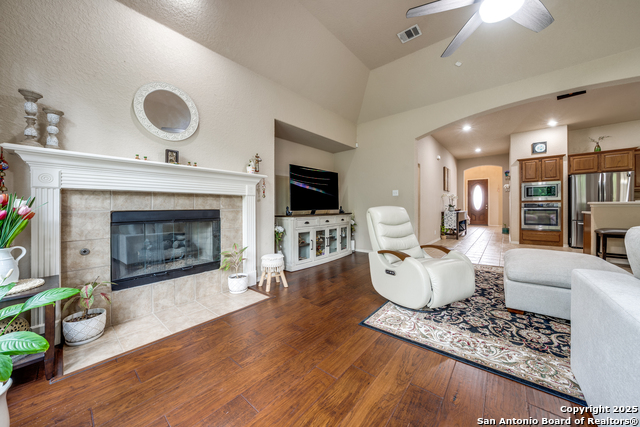 Image 14 of 39 For 62 Sable Heights