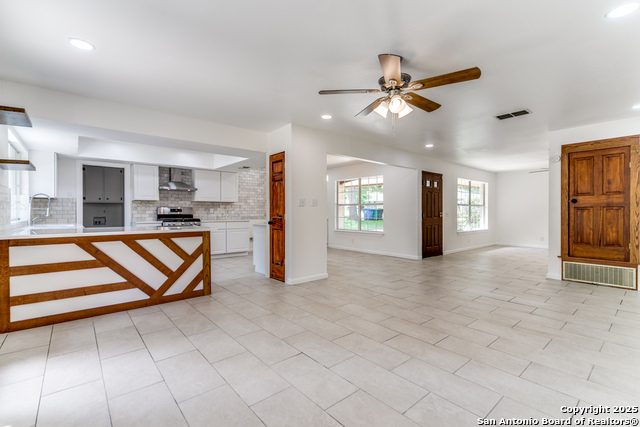 Image 4 of 25 For 10526 Tioga  