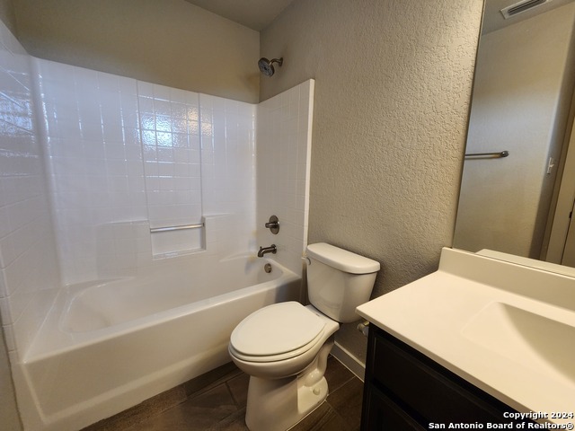 Image 16 of 19 For 565 Creekside Frst