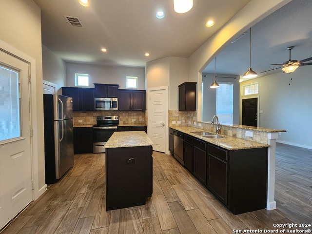 Image 6 of 19 For 565 Creekside Frst