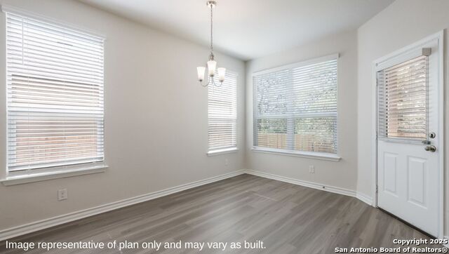 Image 11 of 33 For 21031 Millstream Bend