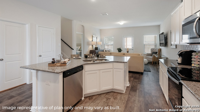 Listing photo id 4 for 14602 Clay Ridge Run