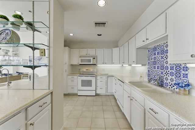 Image 14 of 45 For 4001 New Braunfels Avenue N # 606
