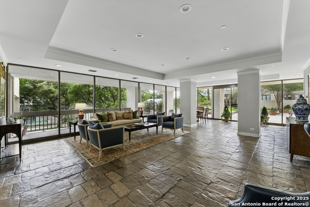 Image 31 of 45 For 4001 New Braunfels Avenue N # 606