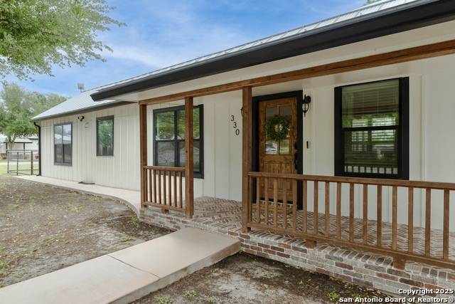 Details for 330 County Road 374, Hobson, TX 78117
