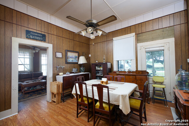 Listing photo id 19 for 4901 Lower Seguin