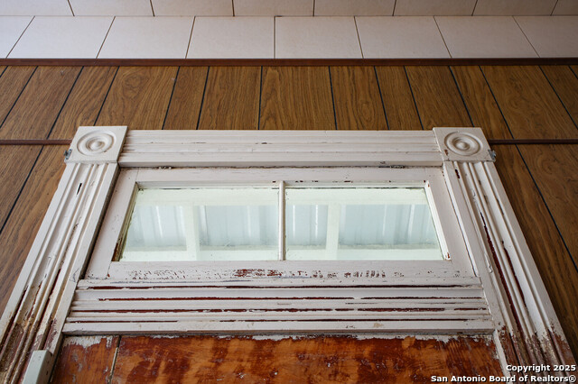 Listing photo id 24 for 4901 Lower Seguin