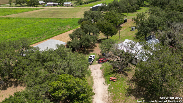 Listing photo id 29 for 4901 Lower Seguin