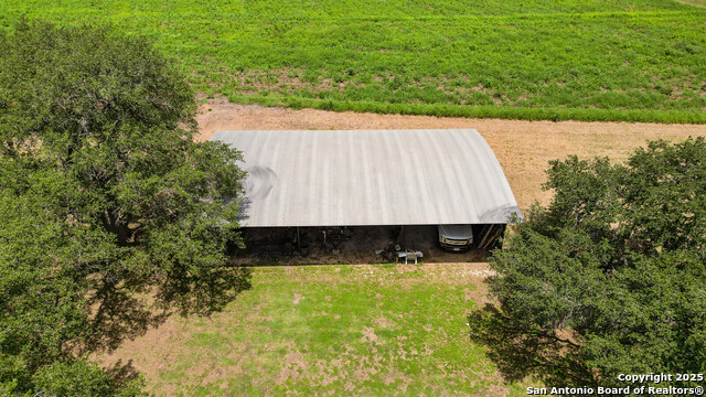 Listing photo id 34 for 4901 Lower Seguin