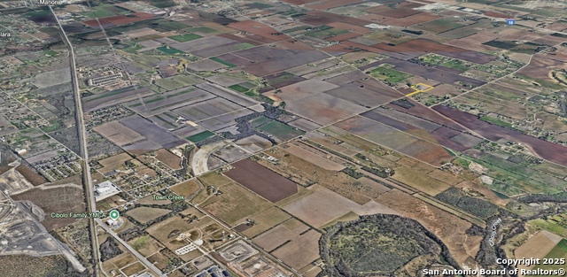 Listing photo id 42 for 4901 Lower Seguin