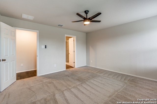 Listing photo id 10 for 7618 Capstone Rdg