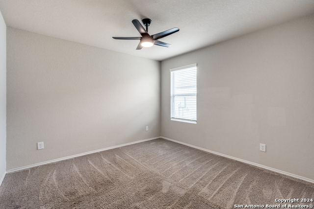 Listing photo id 14 for 7618 Capstone Rdg