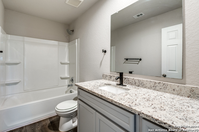 Listing photo id 15 for 7618 Capstone Rdg