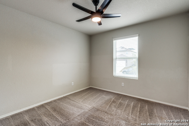 Listing photo id 16 for 7618 Capstone Rdg