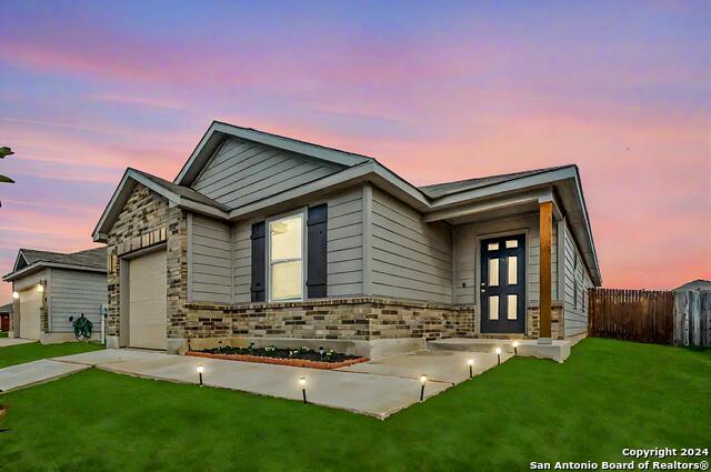 Listing photo id 0 for 7618 Capstone Rdg